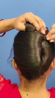 Shell Bun Hairstyles, Easy French Roll Updo, Easy French Roll Hair, French Roll Hairstyle Tutorials, Easy French Twist Long Hair, Ambada Hairstyle, Easy French Twist Medium Hair, Knot Bun Hairstyles, French Roll Hairstyles