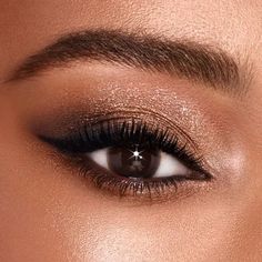 Gold Makeup Looks Natural, Elegant Eyeshadow, Luxury Palette, Prom Eyes, Make Up Kits, Ball Makeup, Make Up Designs, Wedding Hairstyles And Makeup