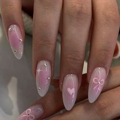 Pink Almond Nails With Stars, Pink And White Nails Aesthetic, Pink Glinda Nails, Glinda Nail Ideas, Pink Short Gel Nail Designs, Nail Design Inspo Almond, Glinda Nail Designs, Nail Inspo With Diamonds, Pink And Nude Nail Designs