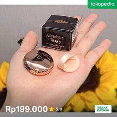 Mini Charlotte Tilbury Airbrush Flawless Finish Powder Foundation 8g - #1FAIR, 3.4g - Rp199.000 Charlotte Tilbury Mini Powder, Mini Charlotte Tilbury, Mini Foundation, Mini Charlotte, Charlotte Tilbury Airbrush Flawless, Powder Makeup, Powder Puff