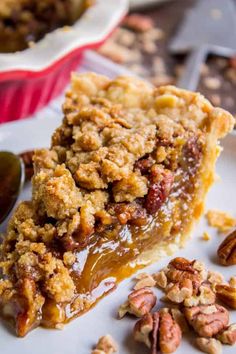 This is the best Pecan Pie recipe! First brown the butter, then add toffee bits, THEN top it with a supremely buttery streusel that adds the perfect crunch. Recipe Thanksgiving, The Food Charlatan, Caramel Filling, Caramel Toffee, Pie Crumble