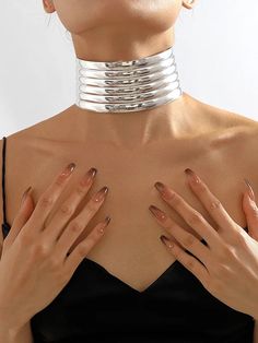 Chromatic Symmetry: Geometric Solid Color Necklace Accessories Futuristic Jewelry, Winter Typ, Geometric Solids, Statement Choker, Leisure Fashion, Geometric Necklace, Silver Accessories, Fashion Seasons, Facial Oil