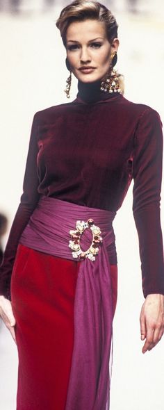 Balmain Runway, Karen Mulder, Gala Gown, Haute Couture Details, Models 90s, 90s Runway, Runway Fashion Couture, Ladies Blouse Designs, American Fashion Designers