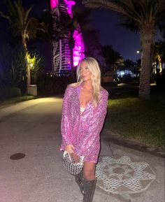 Pink Concert Outfit Ideas, Glam Party Outfit, Tlc Outfits, Nicki Minaj Concert, Pink Shirt Outfit, Vegas Aesthetic, Hslot Outfit Ideas, Hen Do Outfits, Sparkly Tights