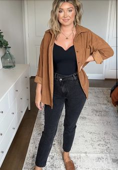 Trendy Fall Outfits 2023 Midsize, Fall Outfits Women Curvy, Outfits For Your 30s For Women, Fall Cookout Outfit, Super Casual Work Outfit, Cool Casual Outfits Women, Fall Business Casual Outfits For Women Plus Size, Casual Outfits Plus Size Women, 30s Style Outfits