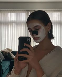 Model Tips, Face Mask Aesthetic, Mask Aesthetic, Glowing Skin Mask, Aesthetic Boy, Kaia Gerber, Facial Mask