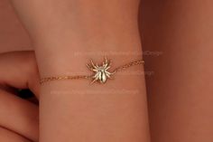 Realistic Spider Bracelet in 14K Gold and Silver * Creepy Jewelry * Gothic Style * 3D Spider Bracelet * Bug Bracelet * Spooky Season HOW TO ORDER * This item cannot be personalized. ** Select the color. Gold color is 14K Gold filled over 925 Sterling Silver. Rose Gold color is 14K Rose Gold filled over 925 Sterling Silver.  Select the chain length as you wish. MATERIAL All of our components are solid 925 Sterling Silver and nickel-free.  * Closure is a spring ring but if you prefer can be replac Small Jewelry Box, Rose Gold Color, Gold And Silver, Gothic Fashion, Spring Rings, Solid 925 Sterling Silver, Or Rose, Charm Necklace, Gold Color