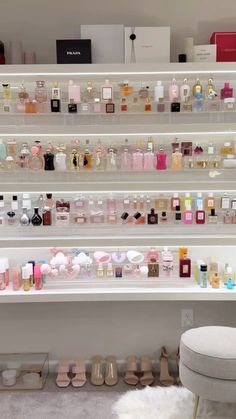 #perfume #perfumecollection #closet #closetgoals #closetorganizationideas Perfume Storage Ideas, How To Organize Perfumes On Dresser, Fragrance Display, Profumo Victoria Secret, Koleksi Parfum, Perfume Organizer, Perfume Storage, Dream Closet Design