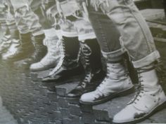 Doc Martens shoes were worn by both sexes in the 1980s. They were an essential fashion accessory for the skinhead and punk subcultures in the United Kingdom. Skin Heads, Dm Boots, Doc Martens Shoes, 1970s Shoes, Skinhead Boots, Punk Subculture, Dirty Boots, Skinhead Fashion, Hair 2016