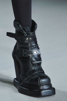 Mode Shoes, Shoe Inspo, Swag Shoes, Dieselpunk, Pretty Shoes, Dream Shoes, Fall 2014, Character Outfits, Dandy