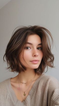 Wavy Bob Hairstyles, Growing Out Short Hair Styles, Bob Haircut, Short Hair With Layers, Shoulder Length Hair, Hairstyles For Women, Short Bob Hairstyles, Short Hair Cuts For Women, Short Hairstyles For Women