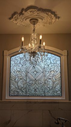 Pretty Stained Glass Windows, Custom Stained Glass Window, Stained Glass Interior Design, Big Window Design, Fairytale House Interior, Victorian Decorating Ideas, Victorian Stained Glass Windows, Tiffany Window, Stained Glass Home