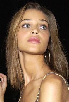 #AnaBeatrizBarros #mannequin #brésilien The Early 2000s, Super Model, Early 2000s, Pretty Woman, How To Look Pretty, Streetwear Fashion