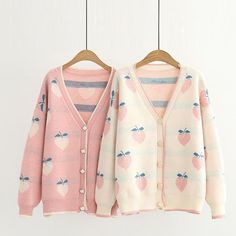 Feel extra peachy in our kawaii cotton Peach Print knitted cardigan! This precious one-sized knit cardigan comes in pink or khaki and has cute peaches embroidered throughout! With 5 stylish buttons for an open or closed look, this sweet cardigan is sure to brighten up your look! Get your kawaii Autumn peach cardigan here today! Size Chart: Shoulder: 65cm Bust: 120cm Length: 66cm Sleeve Length: 45cm