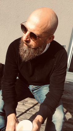 Bald Aesthetic, Beard Bald, Bald Men Style, Beard Style, Beard Tattoo, Bald Men, Beard Styles For Men