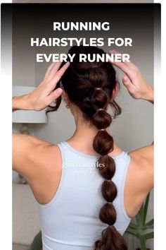 Discover the perfect running hairstyles to keep your hair in place during your next workout. Whether you have short, long, curly, or medium hair, these easy styles with no braids will ensure you stay comfortable and look great while you run or participate in a triathlon. Say goodbye to hair in your face with these functional and stylish workout hairstyles that include options for bangs too! Get ready to take on any training session with confidence and flair thanks to these go-to running hairstyl Running Braid Hairstyles, Simple Running Hairstyles, Hairstyle For Training, Hair Styles For Runners, Half Marathon Hairstyles, Runner Hairstyles Easy, Running Hairstyles Runners