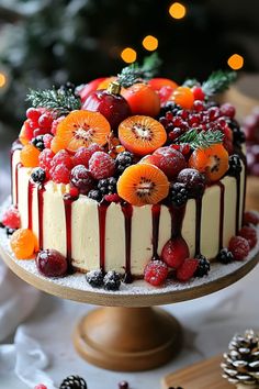 Délice sucré pour les fêtes: Magnifique cake aux fruits exquis Fruit Gateau Cake, Fruits Cake Decoration, Red Velvet Cake Design Birthdays, Fruity Birthday Cake, Cake Made Of Fruit, Fruit Topped Cake, Cake Decorated With Fruit, Baby Cakes