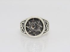 Vintage Sterling Silver SUN MOON STARS Men's Ring ....Marked 925...Total of weights 7.2grams...Size 10...Measure of Face 15.5MM...It's in very good condition. Sun And Moon Rings, Sun Ring, Rustic Rings, Mens Ring Sizes, Carved Ring, Sterling Silver Mens Rings, Sun Moon Stars, Mens Silver Rings, Sterling Silver Mens