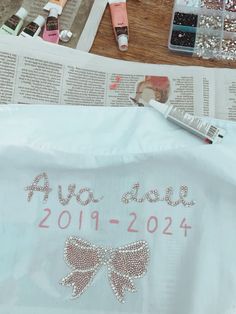 Leavers Shirt Ideas Aesthetic, Glitter Shirt, Year 6, Random Ideas, Shirts Design