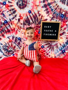 4th Of July Milestone Picture, Spring Milestone Picture Ideas, July Baby Photoshoot, 4th Of July Baby Pictures, Baby Holiday Pictures, Holiday Baby Pictures, Month Milestones, Baby Holiday Photos