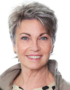 short choppy hair Chic Short Haircuts, Very Short Haircuts, Choppy Hair, Short Grey Hair, Short Choppy Hair, Very Short Hair, Haircut For Older Women, Penteado Cabelo Curto, Short Pixie Haircuts