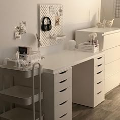 room
desk
aesthetic
white Study Desk Decor, Desk Makeover, Room Desk