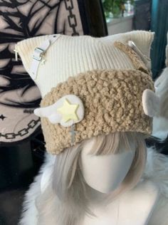 ❤︎ 【Tenshi Kaiwai Kaiwai👼] boa angel subculture knit hat❤︎ Layered Winter Outfits, Angel Wings Design, Cat Eared Beanie, Cute Beanies, Perfect Selfie, Beanie Style, Wings Design, Cozy Fits, Harajuku Fashion