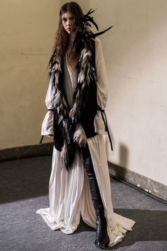 Ann Demeulemeester F/W17 Asian Male Model, Artsy Style, Cyberpunk Fashion, Celebrity Design, Evening Dresses For Weddings, Dress Up Dolls, Ann Demeulemeester, Look Cool, Style Icon