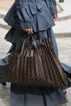 Louis Vuitton 2020, Louis Vuitton Bags, Lv Handbags Louis Vuitton 2020, Louis Vuitton 2022 Bag, Best Louis Vuitton Handbags 2022, Louis Vuitton Fall 2022 Bag, Sac Louis Vuitton, Handbag Outfit