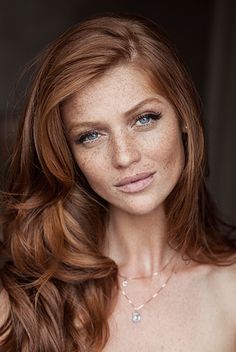 make-up inspiration for the freckled bride Auburn Hair, Short Hairstyle, Hair Envy, Ginger Hair, Hair Dos, Tanning, Pretty Hairstyles