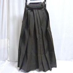 A pair of brown Hakama pants/skirt to wear with Japanese Kimono or Haori jacket.   Item: Hakama Kimono Skirts Pants / Andon style No. ktm200 Size:  L Hakama-  39inch (100cm) length.  Width - fit many sizes   If you are 170-180cm tall, this hakama will fit you well. Condition: Used,Good. Please check the photos. Shop the entire collection https://fujiyamarock.etsy.com Ships FREE by Express DHL.  5-10 day delivery from ship by date. Thanks so much for visiting! Traditional Long Brown Skirt, Hakama Kimono, Japanese Skirt, Japanese Hakama, Kimono Skirt, Kimono Pants, Hakama Pants, Haori Jacket, Pants Skirt