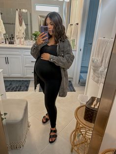 Latina Maternity Outfits, Maternity Leggings Crop Top Outfit, Pregnant Realtor Outfit, Maternity Fair Outfit, Fall Outfits Women Maternity, Cute Simple Maternity Outfits, Maternity Outfits For Bigger Women, Maternity Smart Casual Outfit