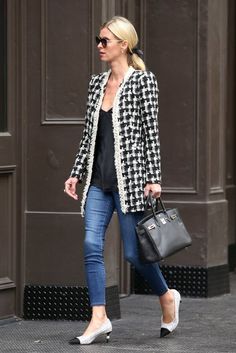 Mommy Outfits, Nicky Hilton, Chanel Jacket, Womens Fashion Inspiration, Rosie Huntington Whiteley, Vintage Inspired Dresses, Katie Holmes, Classy And Fabulous