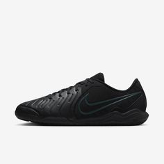 the nike air zoom low is available in black