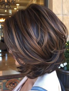 Blow Dry Mid Length Hair, Fall Hair Medium Length Brown, Ash Brown With Lowlights, Brunette Layered Bob, Highlights Lowlights Brown Hair, Medium Length Mom Haircut, Short Brown Hair With Caramel Highlights, Caramel Short Hair, Lisa Rinna Hair