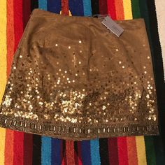 Beautiful Gold Mini Skirt With Beading! Nwt, Size 6 Chic Embellished Festive Skirt, Gold Skirt For Holiday Night Out, Gold Skirt For Night Out And Holiday, Festive Chic Embellished Skirt, Elegant Embellished Gold Skirt, Elegant Gold Embellished Skirt, Embellished Skirt For Party Season, Embellished Skirt For Festive Summer Occasions, Summer Festive Embellished Skirt