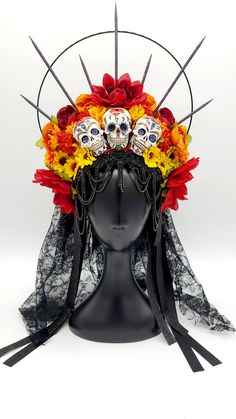 Fantasy Crowns, Colorful Floral Arrangement, Diy Day Of The Dead, Fantasy Crown, Day Of The Dead Party, Headpiece Diy, Diy Crown, Halloween Flowers