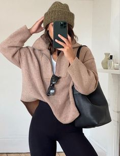 Muted Fall Outfits, Loungewear You Can Wear Out, Fall It Girl Outfits, Cozy Looks Outfit, Fall Fits 2023, Casual Cozy Outfits, Fall Outfits Cold Weather, Pretty Fall Outfits, Fall Cozy Outfit