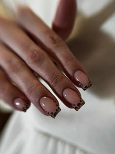 Simple Design On Nails, Very Simple Nail Ideas, Nail Inspiration Square Short, Short Nails Leopard Print, Leopard Print Biab Nails, Short Cheetah Print French Tip Nails, Short Nails For Healthcare Workers, Square Shaped Nails Design, Simple Nails For Work