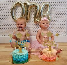 Twins Smash Cake, Twins First Birthday Cake, Twins 1st Birthday Cake, Twin Birthday Pictures, Twin Baby Birthday, Twin Cake Smash, Twin Birthday Themes, Birthday Twins, Twin Birthday Cakes