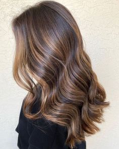 Rambut Brunette, Beige Hair, Honey Brown Hair, Brown Hair Looks, Brown Hair Inspo, Brunette Hair With Highlights, Brunette Balayage Hair, Brown Hair Balayage, Honey Hair