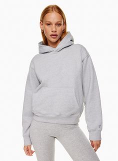 Aritzia Tna Sweatsuit, Aritzia Perfect Hoodie, Aritzia Hoodie, Light Pink Hoodie, Olive Skirt, 2024 Wishlist, Go Big Or Go Home, Raglan Hoodie, Aritzia Tna