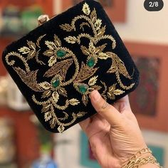 Diy Bags No Sew, Embroidered Clutch Purse, Fancy Clutch, Amazing Embroidery, Handmade Fabric Bags, Sac Diy