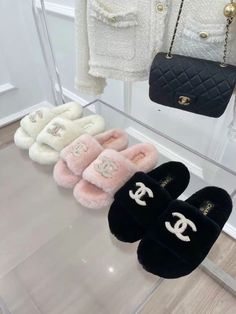 Chanel Slippers, Fluffy Shoes, Cute Slippers, Pink Girly Things, Girly Accessories, Aesthetic Shoes