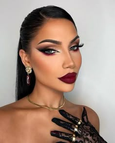 Formal Goth, Red Makeup Looks, Red Lips Makeup Look, Black Eye Makeup, Gold Makeup Looks, Red Eye Makeup, Glam Makeup Tutorial, Prom Eye Makeup, Eye Makeup Styles