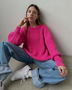 Fuschia Sweater Outfit, Hot Pink Sweater Outfit, Pink Sweater Outfit, Hot Pink Sweater, Ootd Winter, Modesty Outfits, College Outfit, Office Dresses For Women, Sweater Autumn