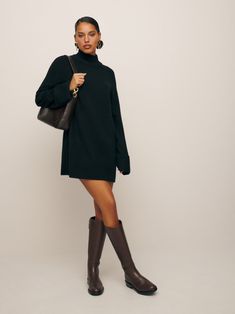 Oversized Sweater Dress, Girls Winter Outfits, Wool Sweater Dress, Mini Sweater, Merino Sweater, Black Sweater Dress, Dress With Long Sleeves, Mini Sweater Dress, Chic Outfit