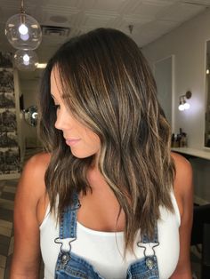 Medium Length Brown Hair Balayage, Highlights Medium Length, Lived In Hair, Medium Length Brown Hair, Brunette With Highlights, Western Hair, Change Hair, Hair Dyes