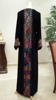 Jordanian Fashion, Beautiful Ball Gowns, Afghan Dresses, Abaya Designs, Classy Dress Outfits, Batik Dress, Clothes Sewing Patterns, Stylish Dress Designs