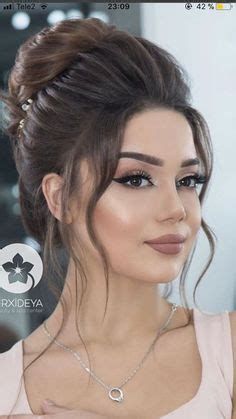 200+ Ideas De Ojos | Ojos, Ojos Para Imprimir, Pintar Ojos Sanggul Modern, High Bun Hairstyles, Hairstyles Messy, Bridal Hair Buns, Messy Bun Hairstyles, Glam Girl, Bridal Hair And Makeup, Wedding Hair And Makeup, Model Hair